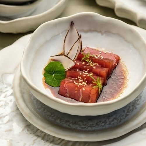 Plated tuna in porcelain